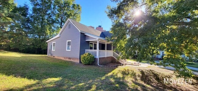 Building Photo - 9 Ratcale Ln