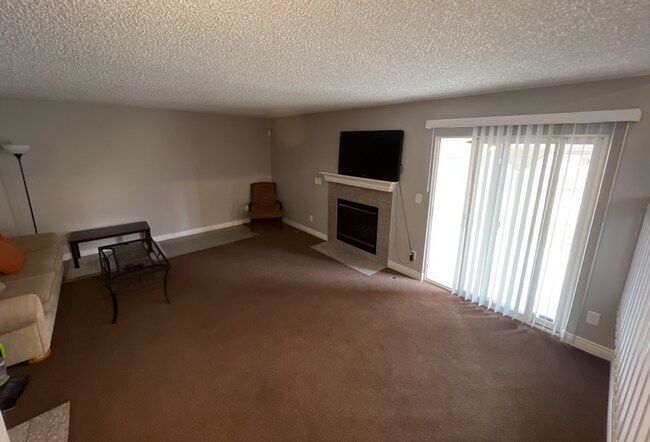 Building Photo - Beautifully Remodeled 5-Bedroom Home with Finished Basement and Custom Upgrades!