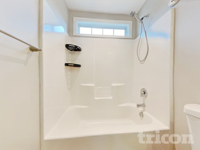 Building Photo - 15 Coswell Ct