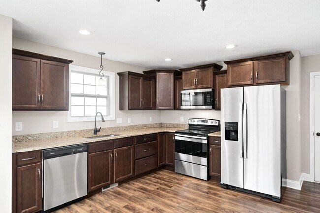 Building Photo - 1709 Rains Rd