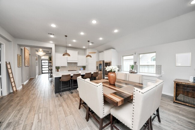 Building Photo - 1711 Rustling Creek Dr