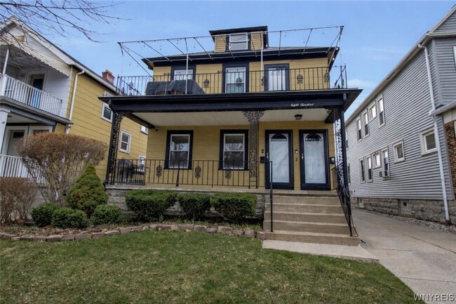 Building Photo - 800 Amherst St