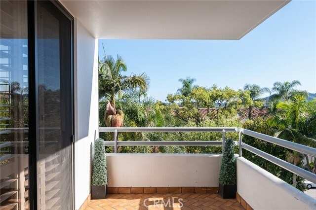 Building Photo - 345 Pioneer Dr