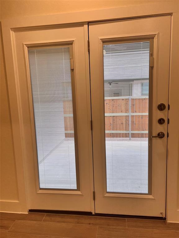 Building Photo - 442 Parkline Dr