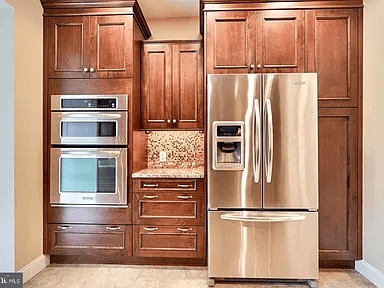 Building Photo - 2737 Eastern Ave