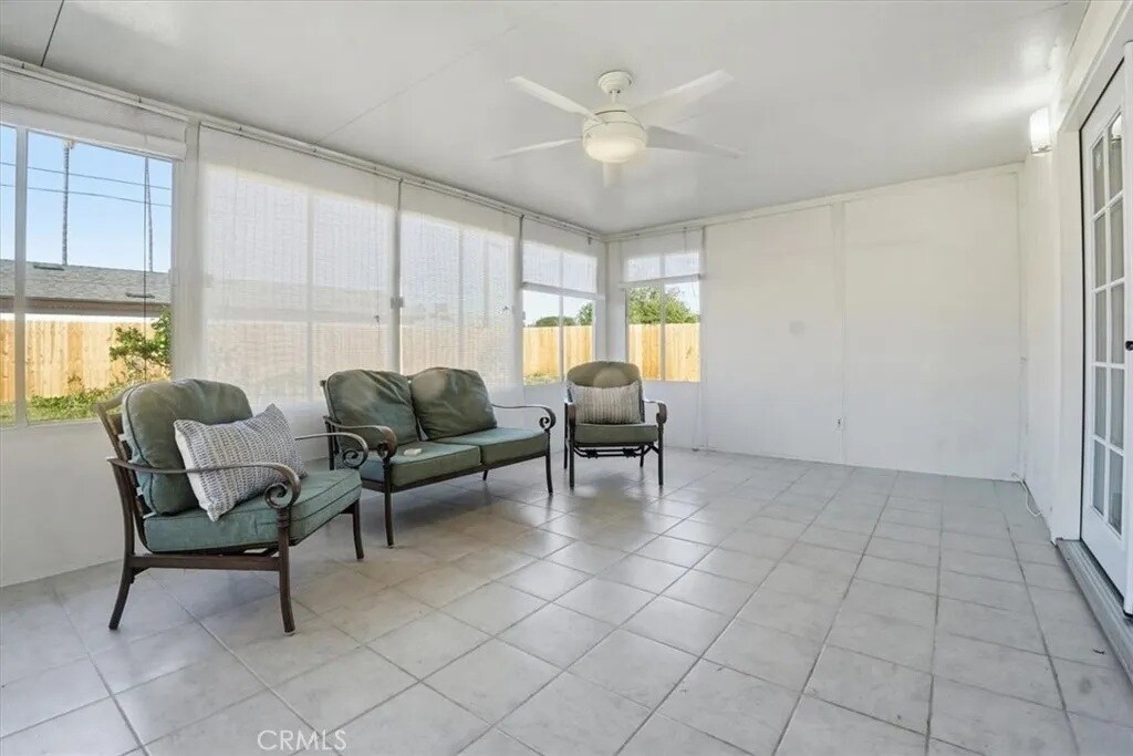 Building Photo - 1573 Casarin Ave