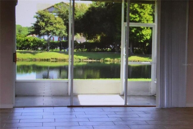 Building Photo - 2540 Glenrise Pl