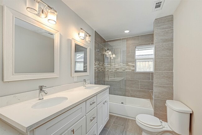 Building Photo - 5611 Nina Lee Ln