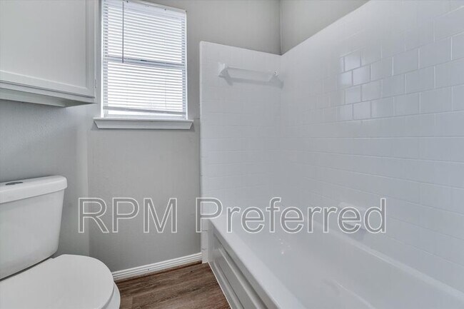 Building Photo - 8526 Deer Meadow Dr