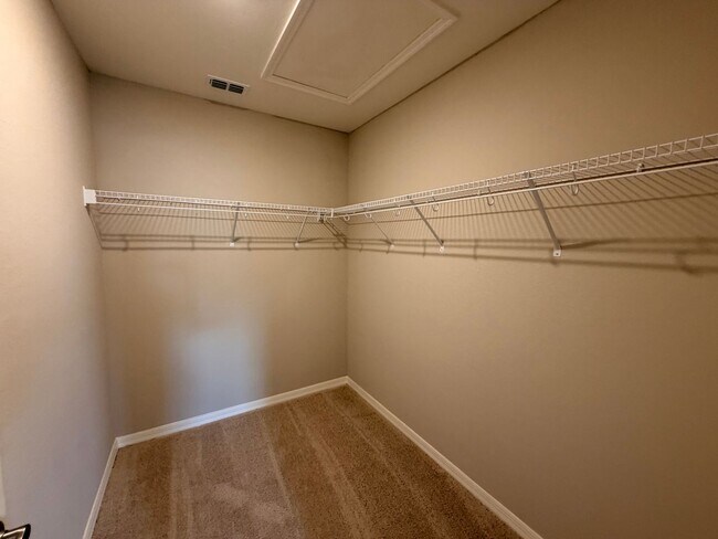 Building Photo - Modern 3BR Townhome in Plant City – Move-In Ready