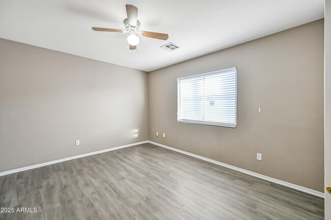 Building Photo - 8053 W Waltann Ln