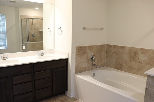 Building Photo - 20807 Sheffield Pk Dr