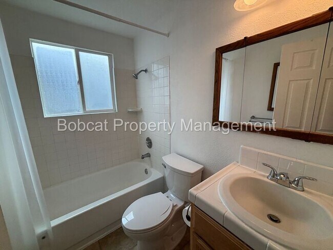 Building Photo - 3329 Somerset Way