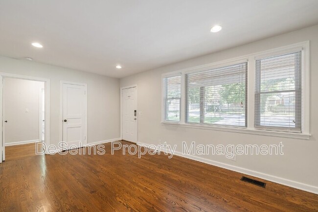 Building Photo - 227 53rd Ave N