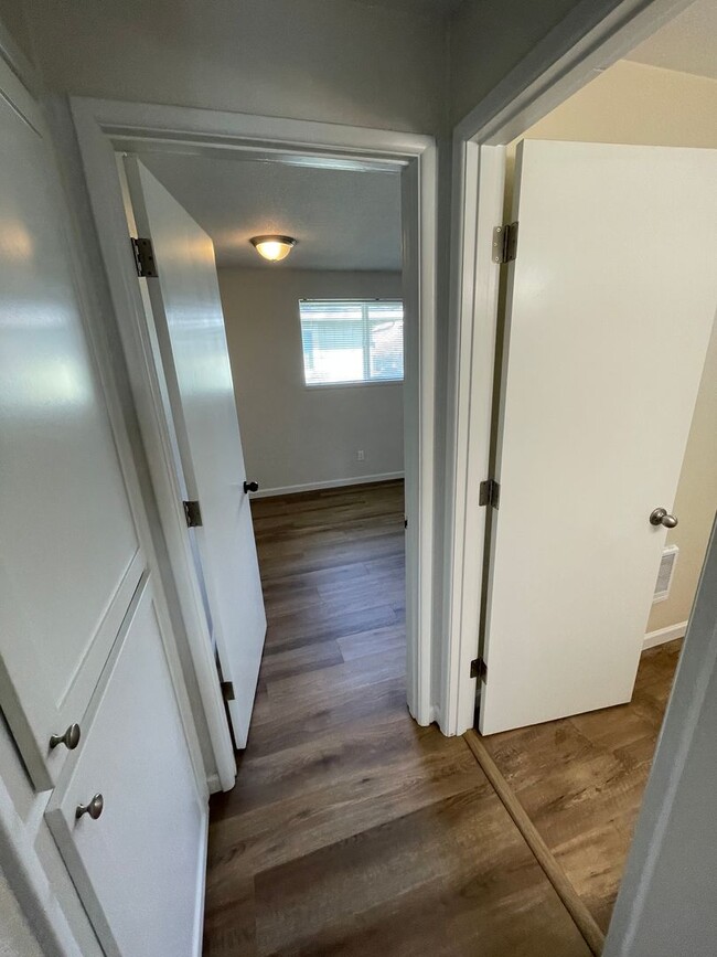 Building Photo - What the luxury of your OWN bathroom?