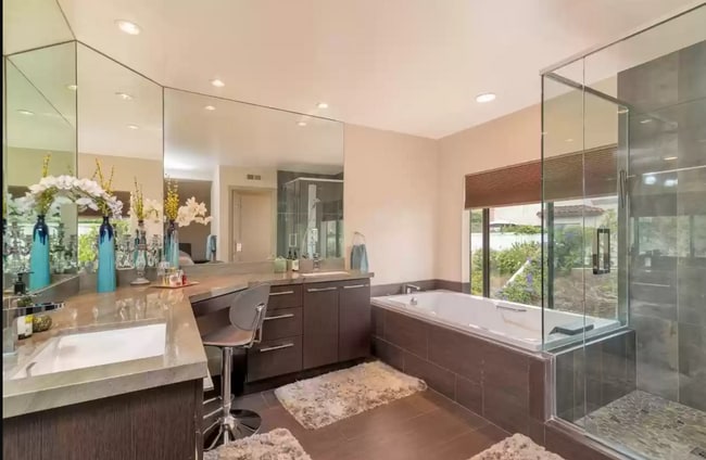 Master Bath - 4026 Caminito Cassis