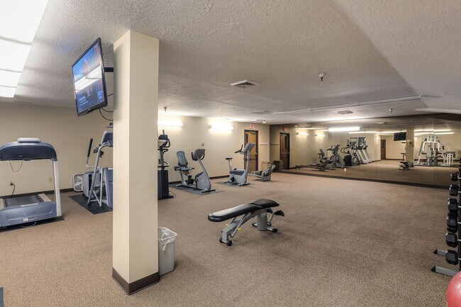 Building Photo - Beautiful Downtown Coeur d' Alene Condo  w/ Amazing Views!