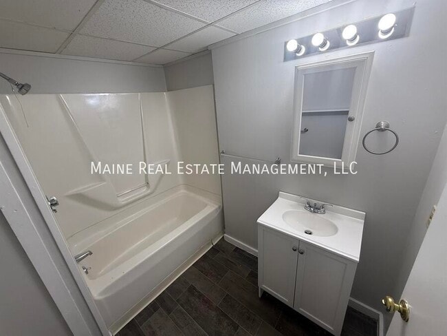 Building Photo - 54 Charles St