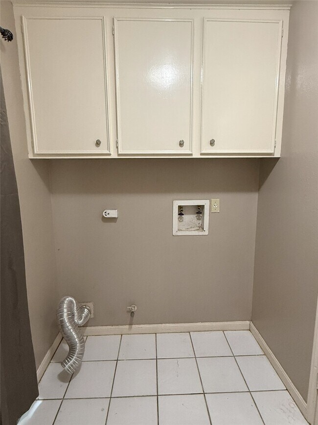 Building Photo - 21430 Park Green Dr