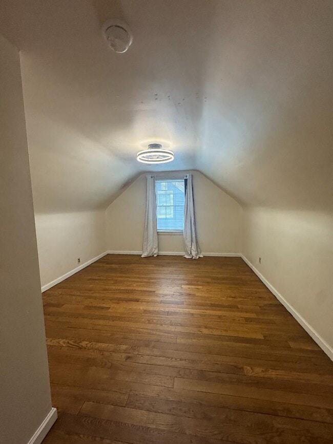 Building Photo - 715 Botham Ave