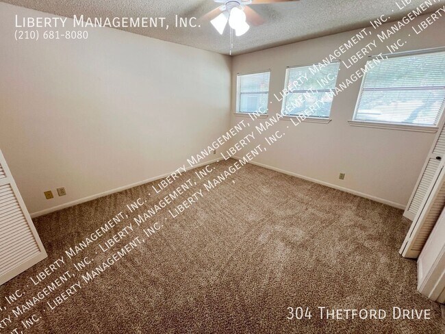 Building Photo - 304 Thetford Dr