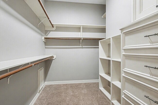 Building Photo - 15569 Crown Oaks Dr
