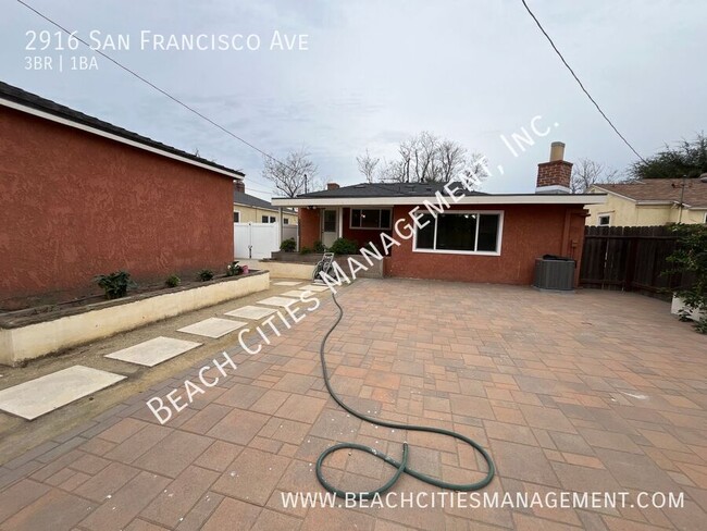 Building Photo - Charming 3 Bedroom House in Wrigley Area