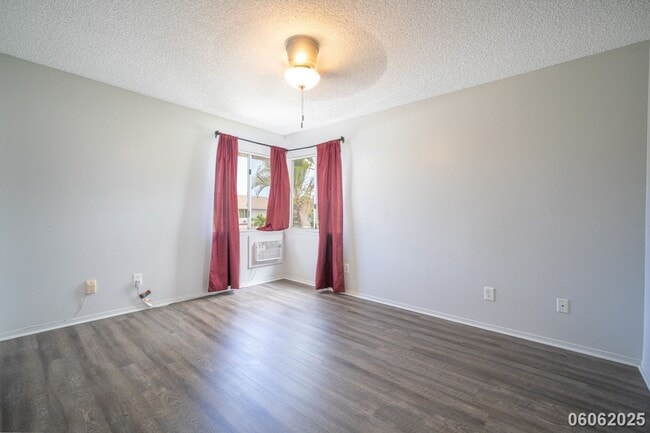 Building Photo - 3 Bed 2.5 Bath  with EV Charging