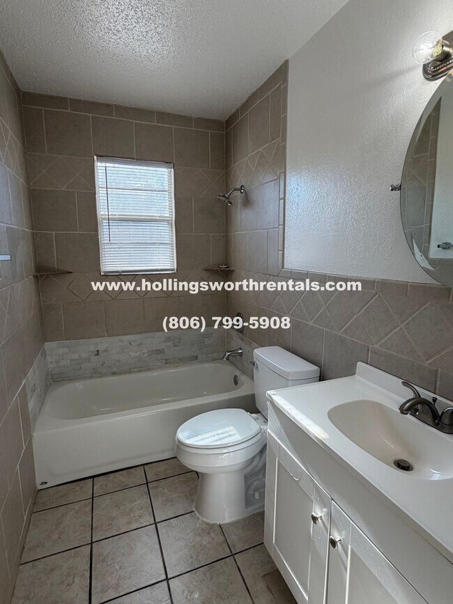 Building Photo - Spacious 3 Bedroom, 2 Bath, 2 Car Garage with bonus room