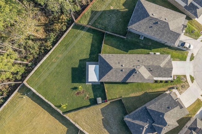 Building Photo - 24034 Sunview Vly Dr