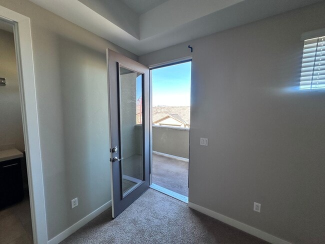 Building Photo - 1350 River Boat Dr