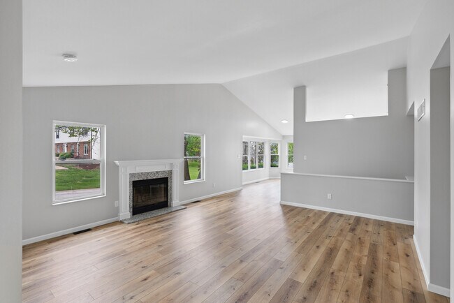 Building Photo - 103 Village Circle Dr