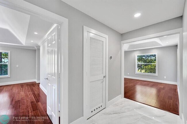 Building Photo - 1326 SW 23rd St