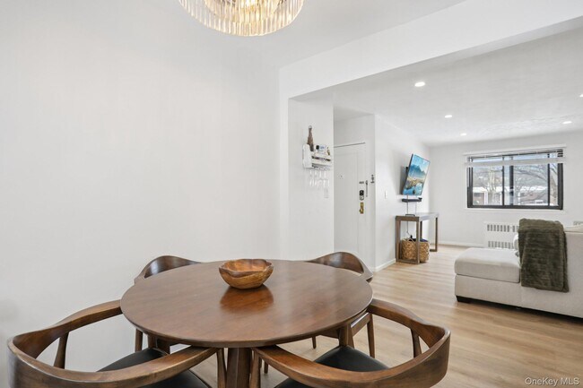 Building Photo - 23 Lawrence Dr