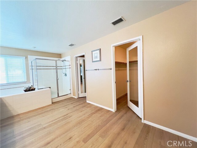 Building Photo - 17231 Greentree Dr