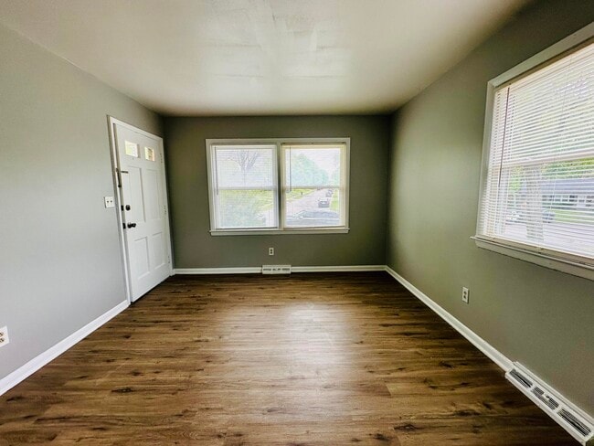 Building Photo - 749 Terrace View Dr