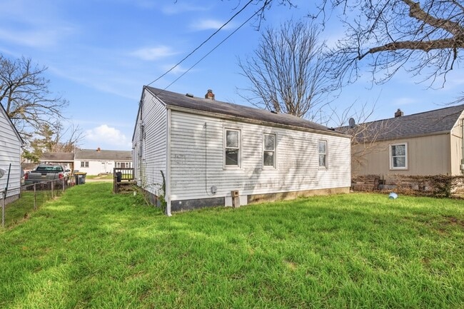 Building Photo - 2719 Dewey St