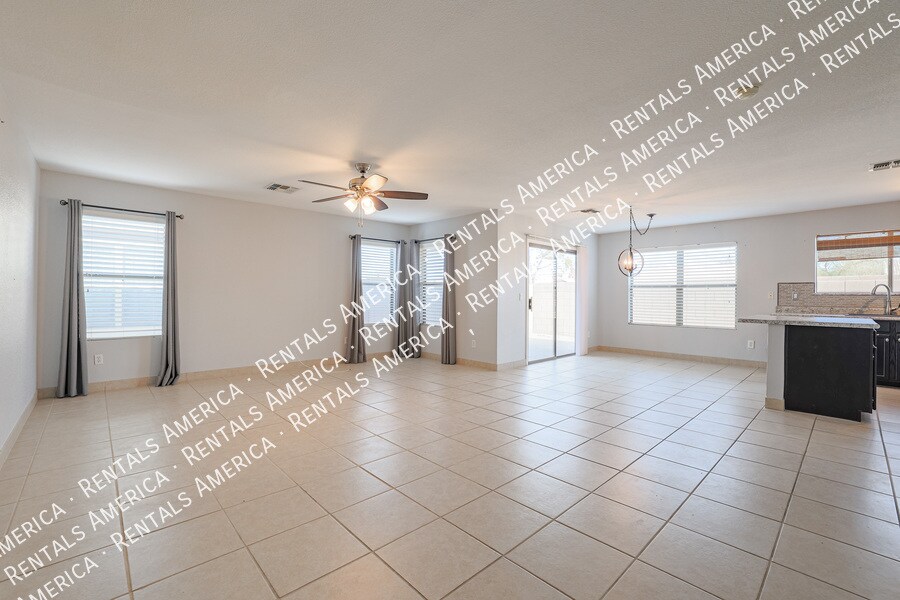 Building Photo - 1324 S Mosley Ct