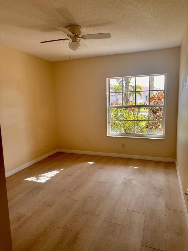 Building Photo - 3620 Miramontes Cir