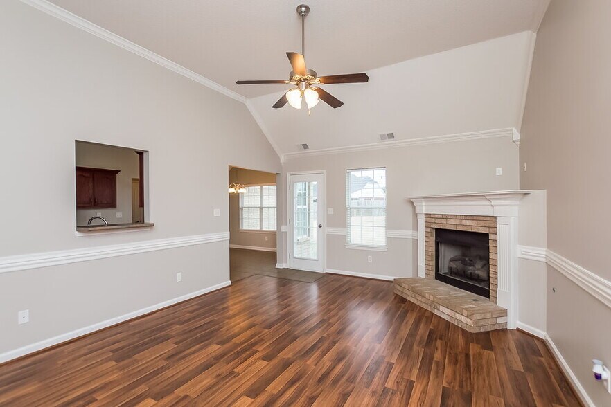Building Photo - 8332 Pinnacle Dr