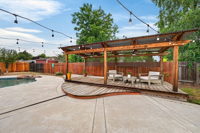 Building Photo - 420 Colusa Pl