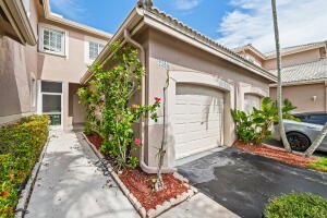 Building Photo - 2185 Salerno Cir
