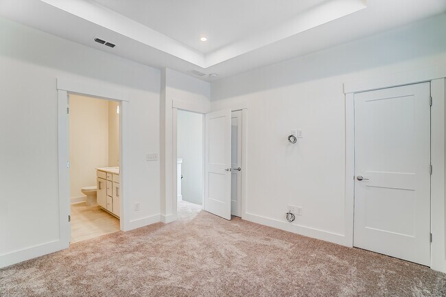 Building Photo - 5019 Sovereignty Ct