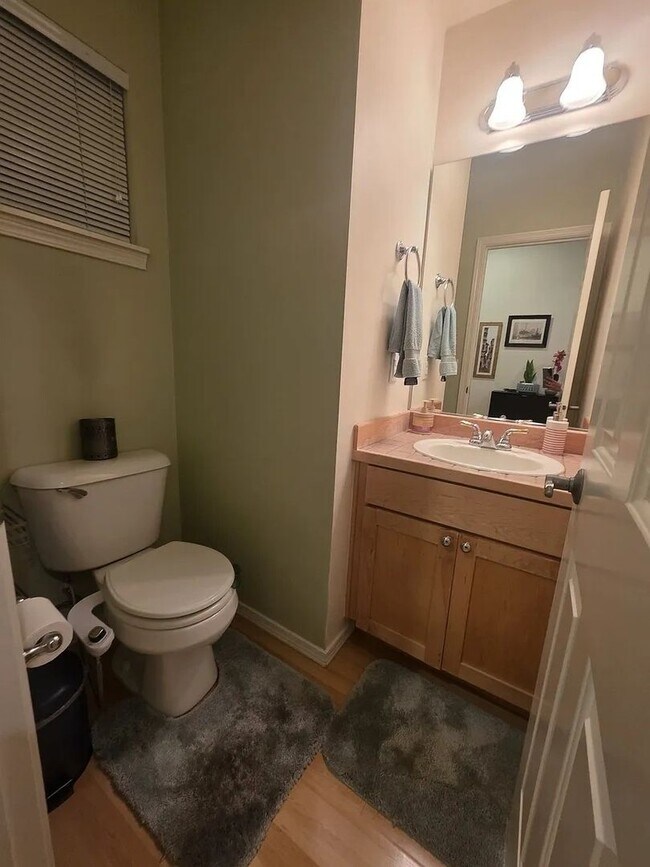 Building Photo - Bright & Renovated 3-Bed Condo in Northshore Summit