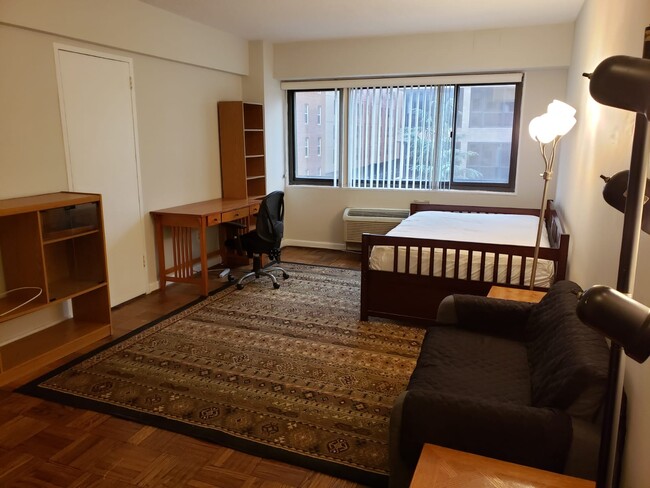 Primary Photo - 2141 I St NW
