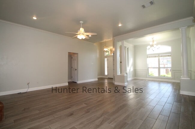 Building Photo - Country Trails Gem with a Pool Made for Te...