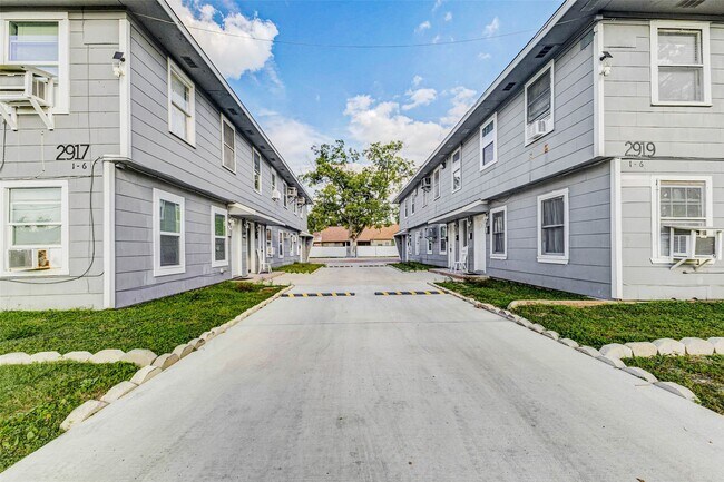 Building Photo - 2917 Ashley St