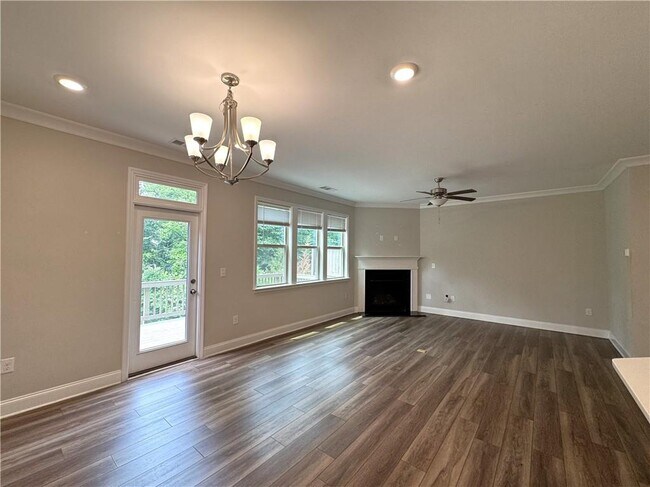 Building Photo - 1468 Edgebrook Ct NE