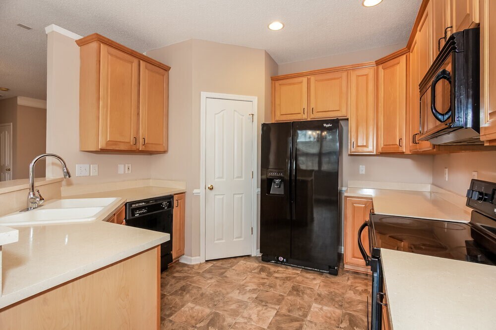 Building Photo - 12330 Summer Creek Ln