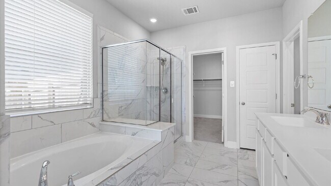 Building Photo - Beautifully upgraded home located in the heart of Stone Oak, one of San Antonio’s most sought-aft...